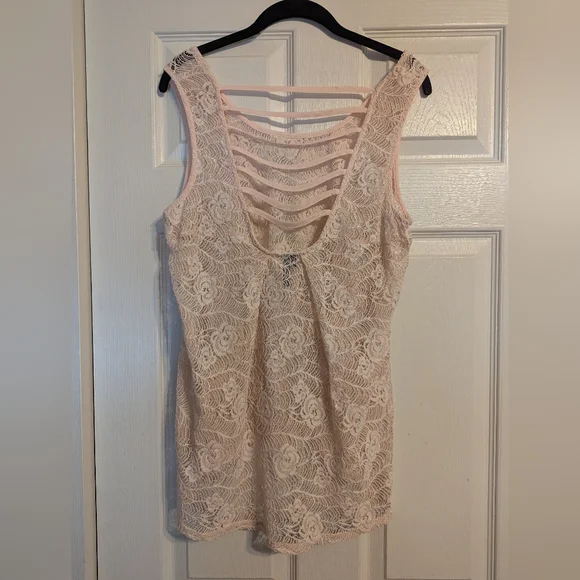 Maurices Pink Lace Sleeveless Top EUC - Picture 3 of 4